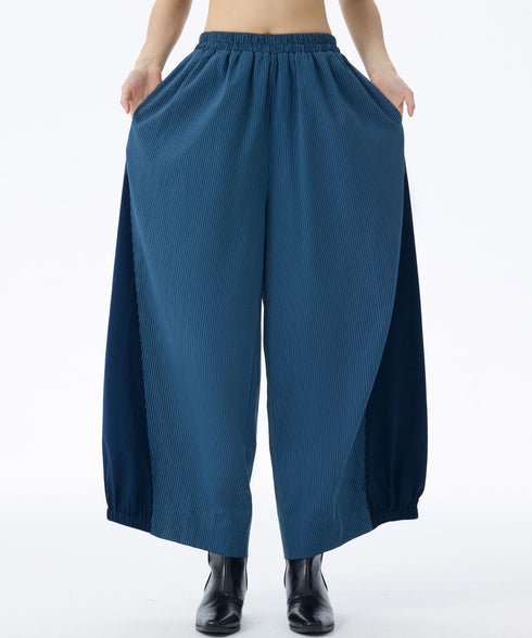 Pleated Contrast Volume Pants